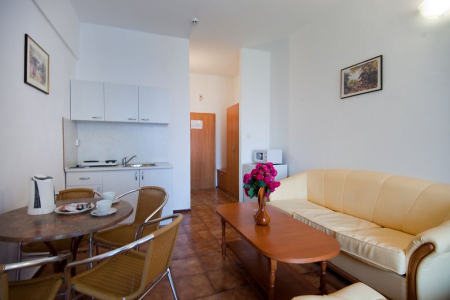 REGINA_HOTEL_SUNNY_BEACH_BULGARIA_AIR_TOUR_TRAVEL